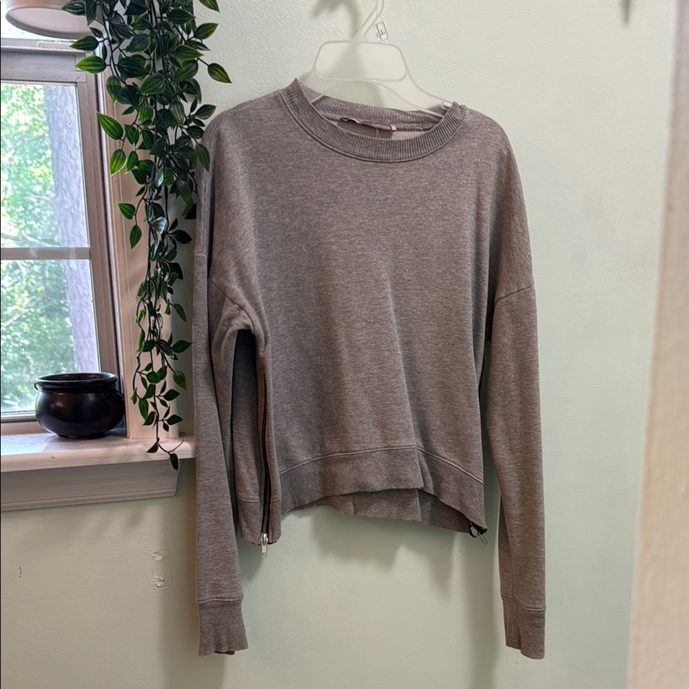 Gray Women's Sweater Cropped